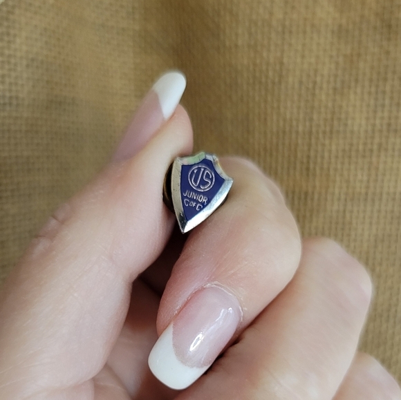 VINTAGE JAYCEES LAPEL PIN - Picture 1 of 6